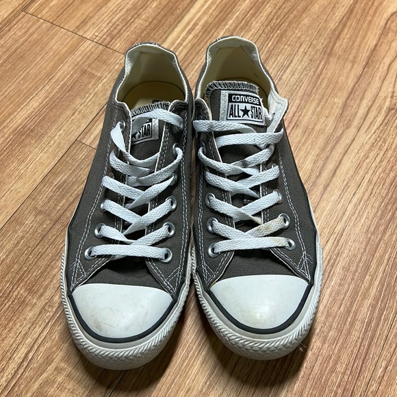 Women Converse - Picture 1 of 6